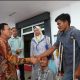 Bupati Tapsel, Gus Irawan Pasaribu, didampingi Wakil Bupati, Jafar Syahbuddin Ritonga, dan Sekda, Sofyan Adil Siregar, memberangkatkan belasan warga disabilitas ke Medan untuk mengukur kaki dan tangan palsu