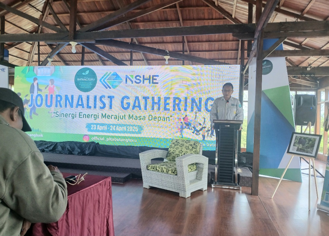 Manajer Sosial dan Komunikasi PT NSHE, Arie Dedy, saat memberikan sambutan dalam acara Journalist Gathering bersama puluhan wartawan