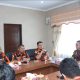 Ketua MPC Pemuda Pancasila Tapsel, Rocky AP Gultom, beserta jajaran Pengurus, saat beramah tamah dengan Bupati, Gus Irawan Pasaribu