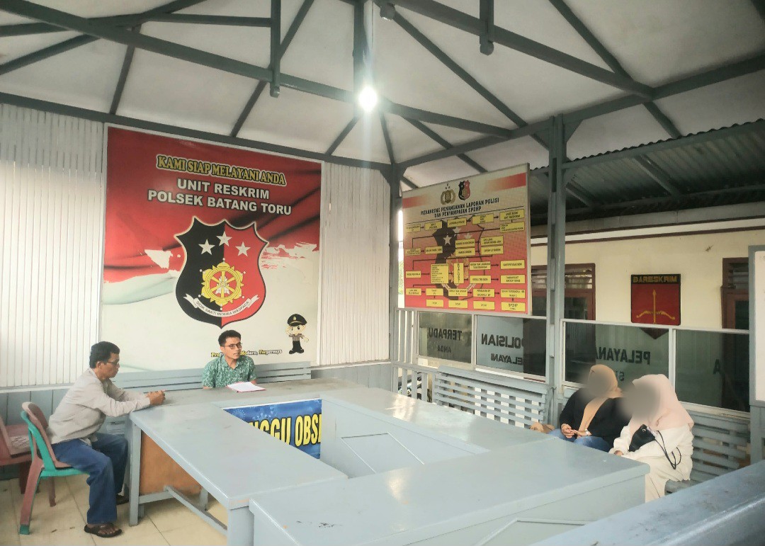 Proses mediasi yang difasilitasi personel Polsek Batang Toru atas kasus utang piutang berujung pada penipuan dan penggelapan hingga berakhir damai