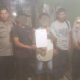 Kedua belah pihak yang sebelumnya sempat berselisih atas dugaan kasus pemukulan akhirnya sepakat berdamai usai dimediasi Kanit I Pidum Sat Reskrim Polres Tapsel, Ipda Bambang Rahmadi, dan Bhabinkamtibmas Polsek Batang Angkola, Aiptu Maniur H Siregar