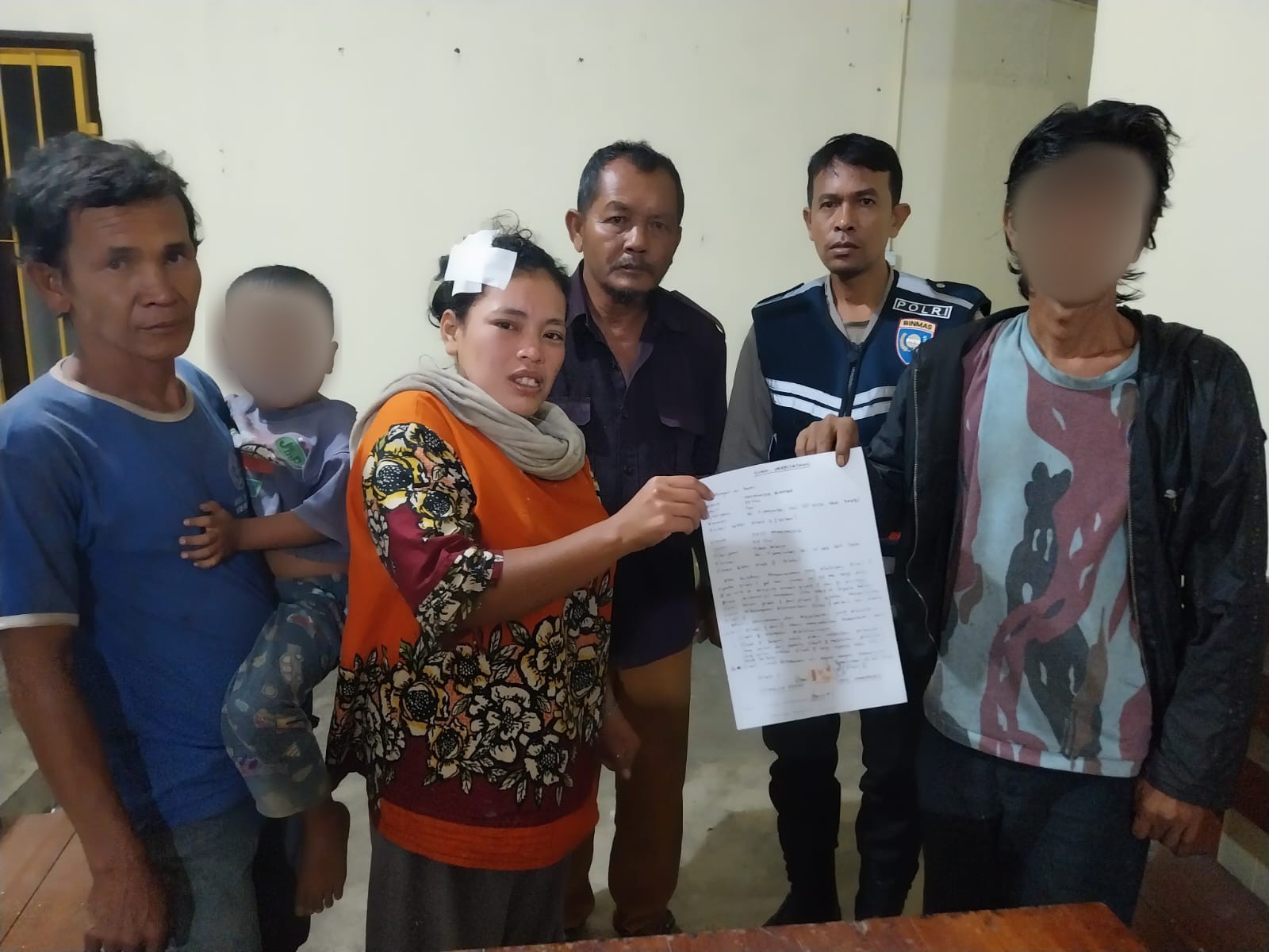Pelapor, Hotmaida Rambe, berdamai dengan terlapor, OM, usai dimediasi Bhabinkamtibmas Polsek SD Hole, Aipda CE Saragih