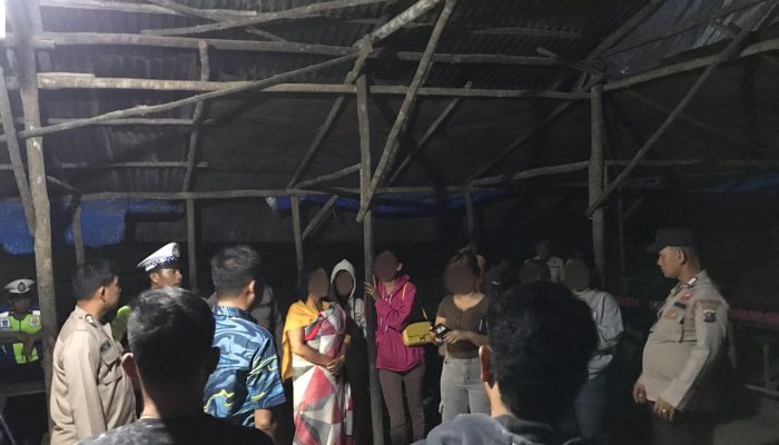 Polsek Padang Bolak Razia Gabungan, Sejumlah Miras dan 10 Wanita Diamankan