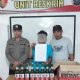 Seorang penjual Miras, MR, berikut 8 botol bir saat diamankan personel Polsek Sipirok