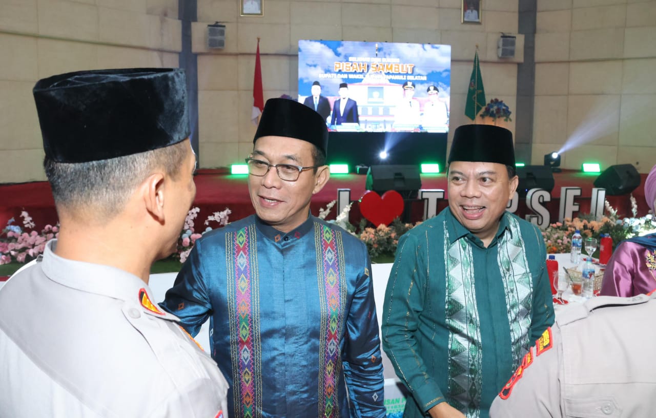 Bupati dan Wakil Bupati Tapsel, Gus Irawan Pasaribu dan Jafar Syahbuddin Ritonga
