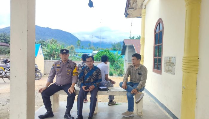 Polsek SD Hole Pam Gereja: Jamin Keamanan Ibadah Minggu