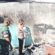 Personel Polres Tapsel dan Polsek SD Hole saat melakukan cek TKP di Aula Kantor Desa Dapparan Haunatas yang ludes terbakar
