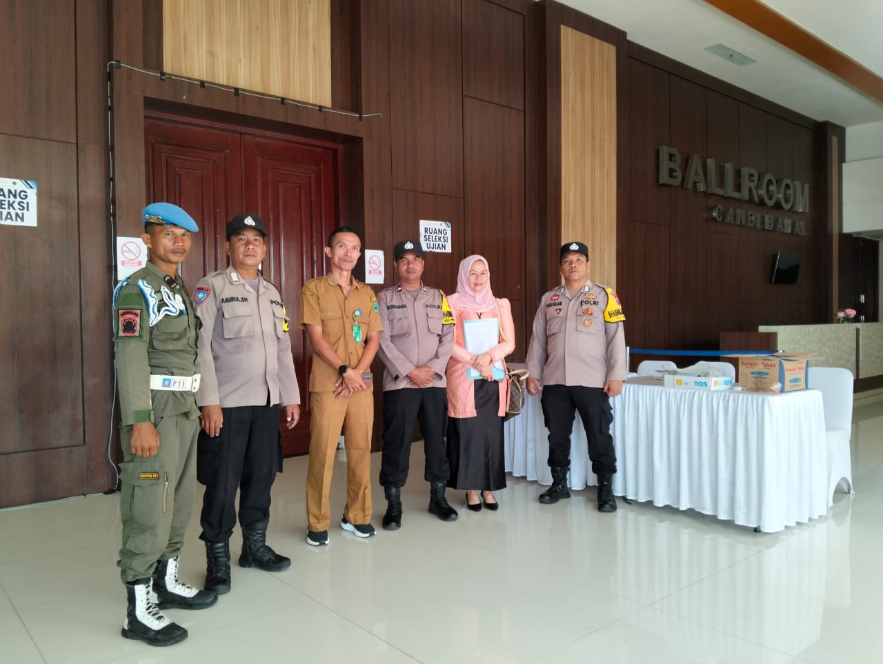 Polsek Padang Bolak tampak mengerahkan personel pengamanan pada seleksi kompetensi PPPK tahap II formasi tahun 2024 untuk 3 Kabupaten