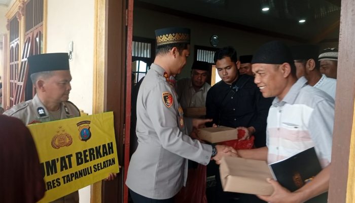 Rekatkan Hubungan ke Masyarakat, AKBP Yasir Bagikan Ratusan Nasi Kotak di Jumat Berkah