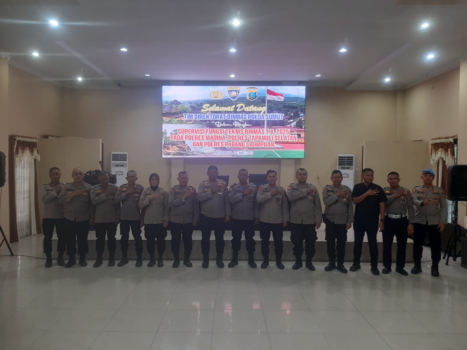 Plh Kasat Binmas Polres Tapsel, Iptu Taufik Manullang, dan lainnya, saat mengikuti Supervisi fungsi Binmas dari Ditbinmas Poldasu