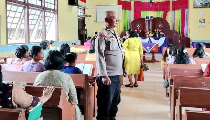 Polsek Batang Angkola Hadirkan Kenyamanan Jemaat Beribadah di Gereja