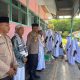 Kabag SDM Polres Tapsel, Kompol Abdi Abdillah, saat menghadiri penamatan santri dan santriwati Pondok Pesantren Darul Ulum Nabundong