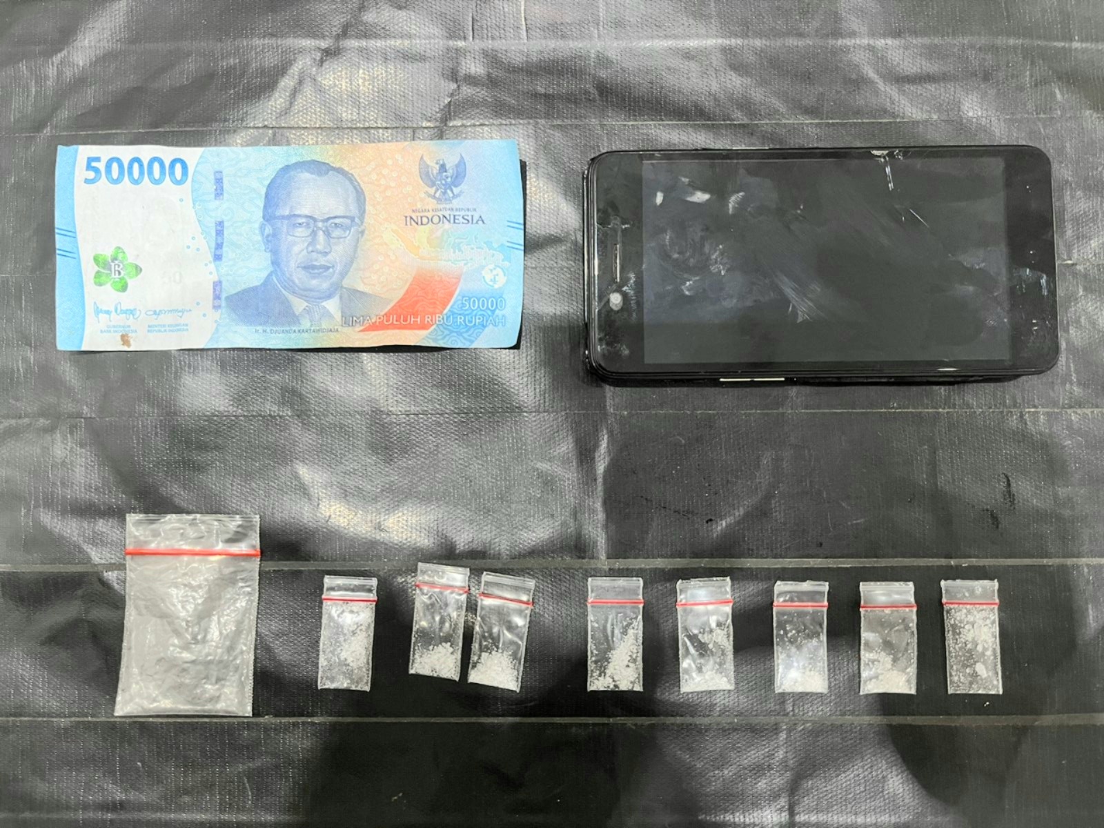 Berikut barang bukti narkotika jenis sabu yang berhasil disita dari salah seorang pengedar berinisial, ASP usai ditangkap Tim Opsnal Sat Resnarkoba Polres Tapsel