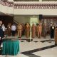 Momen saat Bupati Tapsel, Gus Irawan Pasaribu, memimpin prosesi pelantikan 5 orang Guru menjadi Kepala Sekolah di lingkungan Dinas Pendidikan