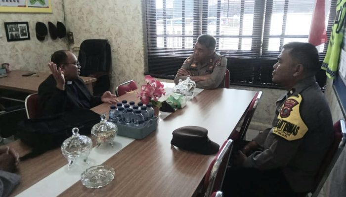 Kapolsek Sipirok Terima Kunjungan Pendeta Gereja Advent