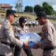 Kapolres Tapsel, AKBP Yasir Ahmadi, saat menyerahkan inventaris berupa perangkat komputer dan printer ke Kapolsek Padang Bolak, AKP Muallim Harahap, di sela memimpin Apel pagi