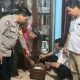 Sejumlah personel Polsek Padang Bolak, saat melakukan cek TKP terkait kasus pencurian emas
