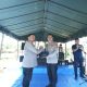 Kapolres Tapsel, AKBP Yasir Ahmadi, menyerahkan cinderamata ke AKP RN Tarigan, sebagai wujud penghargaan dari Polri
