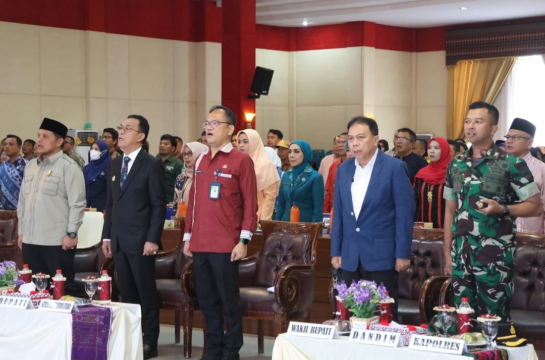 Bupati Tapsel, Gus Irawan Pasaribu, bersama Wakil Bupati, Jafar Syahbuddin Ritonga, Wakil Ketua DPRD, Abdul Basith Dalimunthe, Kepala Dinas Komunikasi dan Informatika Sumatera Utara, Porman Juanda Marpomari Mahulae, Dandim 0212/TS, Letkol Arm Delli Yudha Nurcahyo, saat Musrenbang RKPD 2025