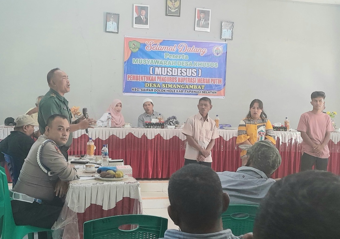 Personel Polsek SD Hole berpartisipasi aktif dalam mendukung program Presiden RI, Prabowo Subianto, dengan menghadiri Musyawarah Desa Khusus terkait pembentukan Koperasi Merah Putih