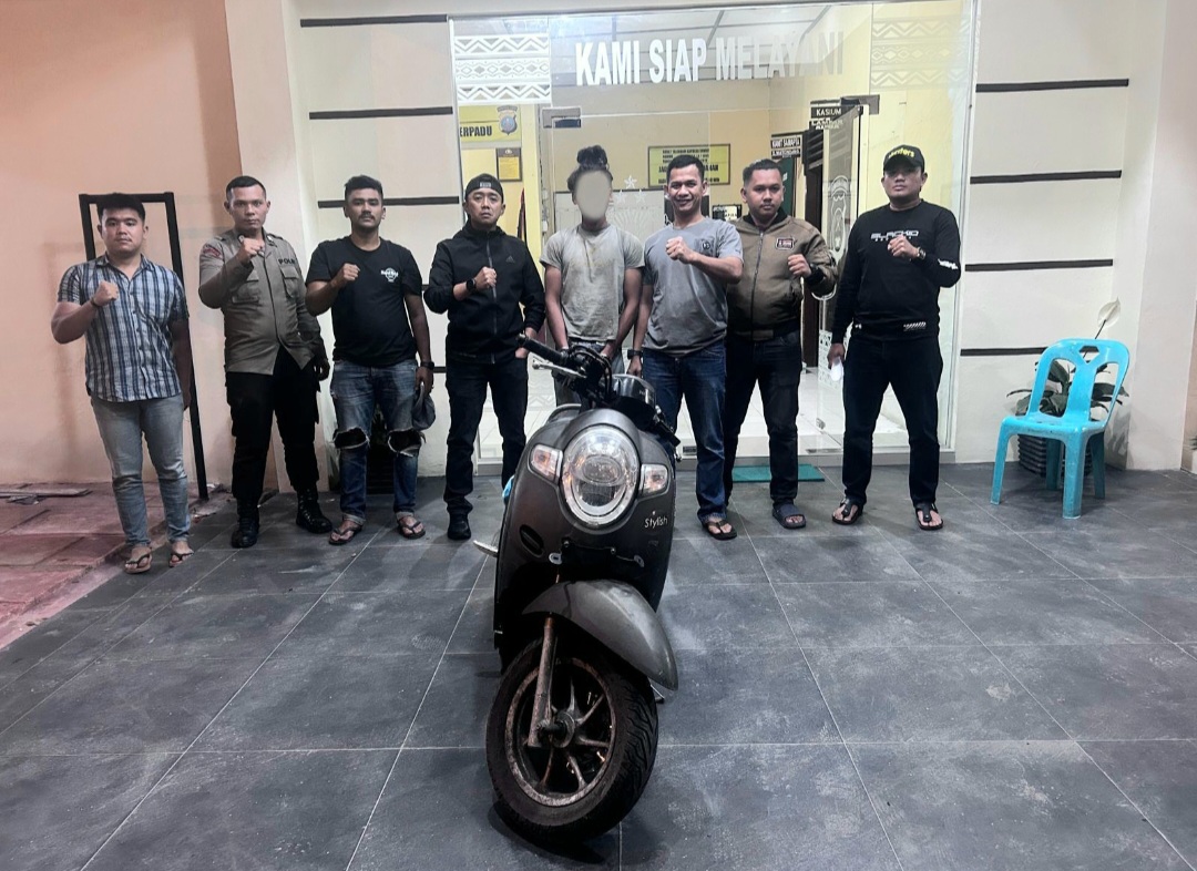 Seorang pria insial, MS, yang diduga kuat sebagai pelaku pencurian sepeda motor usai ditangkap Tim Opsnal Unit Reskrim Polsek Sipirok