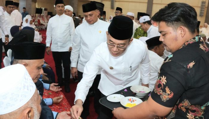 Tepung Tawari 174 Calhaj Tapsel, Gus Irawan Beri Doa Terbaik