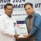 Kepala BPK RI Perwakilan Sumatera Utara, Paula Henry Simatupang, menyerahkan LHP atas LKPD TA 2024 dengan raihan opini WTP ke Bupati Tapsel, Gus Irawan Pasaribu, melalui Wakil Bupati, Jafar Syahbuddin Ritonga, di Medan