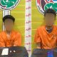 Seorang kuri berinisial, RS dan pengedar sabu, MEH, yang ditangkap Tim Opsnal Unit Reskrim Polsek Padang Bolak saat menunjukkan barang bukti