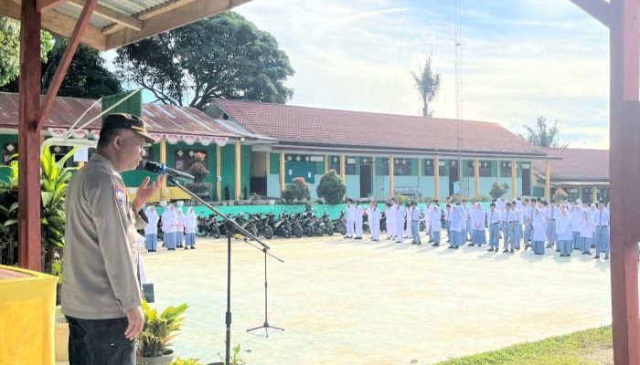 Upacara Bendera, Polres Tapsel dan Polsek Jajaran Serentak Jadi Pembina di Sejumlah Sekolah