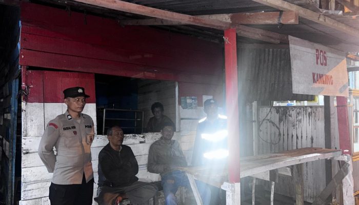 Cegah Kriminalitas, Polsek Sipirok Kembali Cek Sat Kamling di Pasar