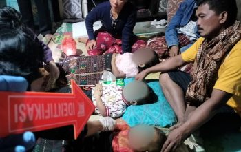 Ketiga balita antara lain, TJS, DPS, dan VS, usai ditemukan meninggal dunia di dalam sumur secara bersamaan di sawah
