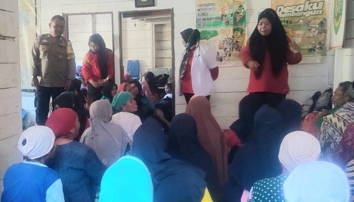 Polsek Sipirok Dampingi Puskesmas Hanopan Beri Pengobatan Gratis