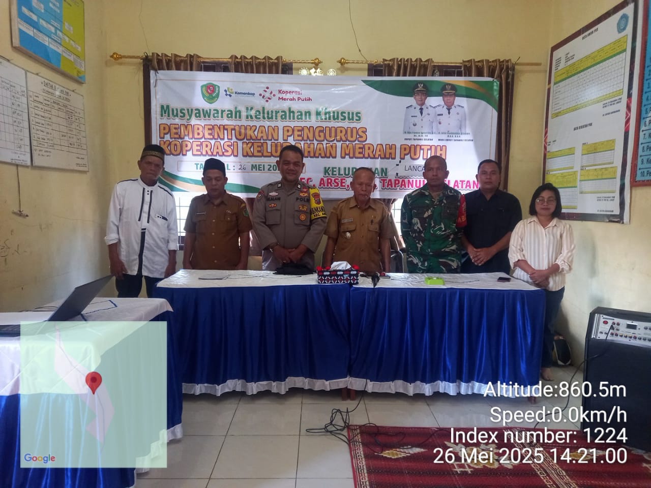 Bhabinkamtibmas Polsek Sipirok, Aiptu Baringin Silalahi, ikut hadir dan terlibat dalam musyawarah Desa khusus terkait ketahanan pangan dan pembentukan Koperasi Merah Putih