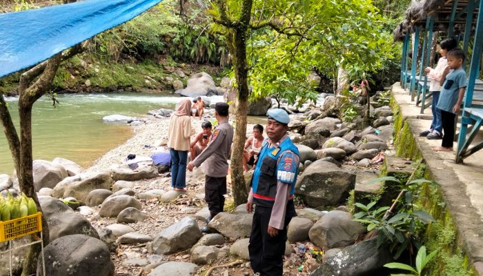 Libur Idul Adha, Polsek Batang Toru Pengamanan di Pemandian Parsariran