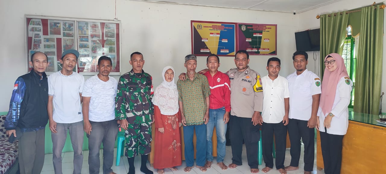 Kedua belah pihak disaksikan Bhabinkamtibmas Polsek Sipirok, Aiptu B Silalahi, menyatakan berdamai usai dimediasi