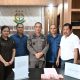 Kasi Pidsus Kejaksaan Negeri Padangsidimpuan, Zulhelmi Sinaga, menerima penyerahan uang denda sebesar Rp50 juta dari terpidana Binsar Situmorang yang merupakan mantan Kepala Dinas Lingkungan Hidup Provinsi Sumatera Utara