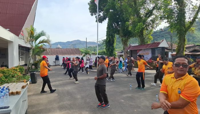 Semarak HUT Bhayangkara, Polsek Batang Toru dan Forkopimcam Olahraga Bersama