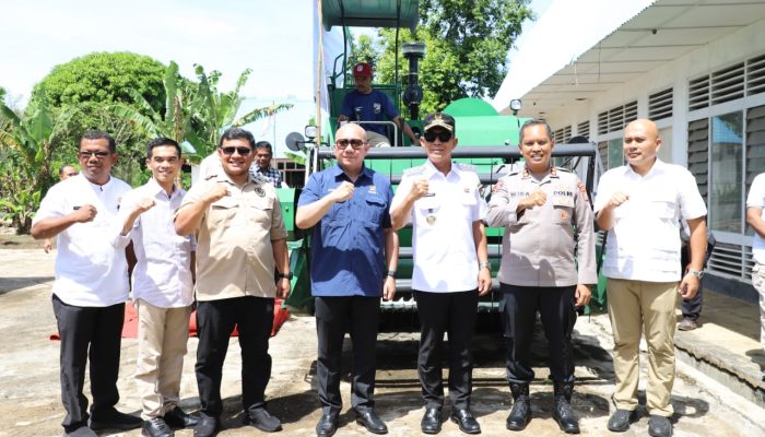 Serahkan Bantuan Alsintan, Sabam: Ini Hasil Perjuangan Bupati Tapsel
