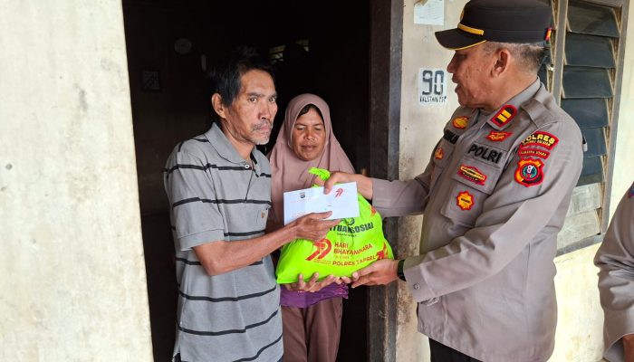 HUT Bhayangkara ke-79, Puluhan Warga Sipirok Disantuni Kapolres Tapsel