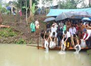 Di Arse dan SDH, Bupati Tapsel Tabur Ribuan Benih Ikan: Dukung Ketahanan Pangan