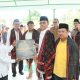 Bupati Tapsel, Gus Irawan Pasaribu, bersama Wakil Ketua DPRD Tapsel Abdul Basith Dalimunthe, Anggota DPRD M Rawi Ritonga, Kaban Kesbangpol Hamdy S Pulungan, mantan Bupati dua periode Syahrul M Pasaribu, tokoh masyarakat H Jon Sujani Pasaribu, dan lainnya di sela peresmian Masjid Al Mukhtariah