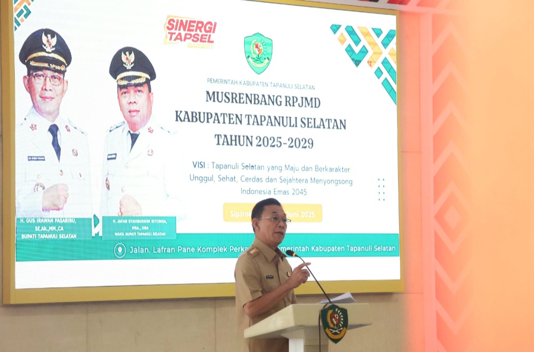 Bupati Tapsel, Gus Irawan Pasaribu, di sela Musrenbang RPMJD 2025-2029