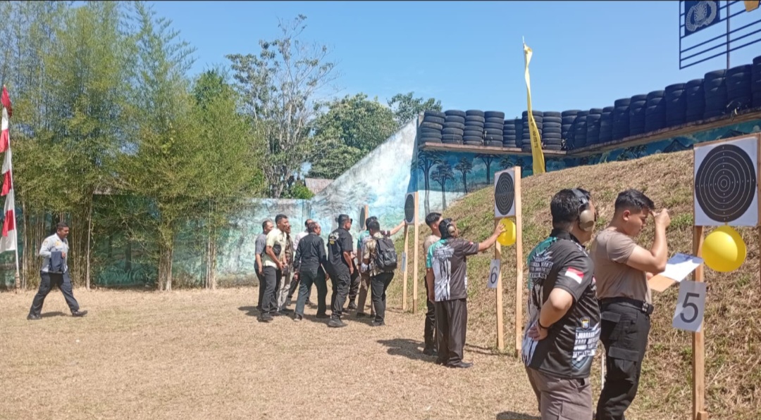Beginilah suasana lomba menembak Kapolres Tapsel Cup 2025 dalam rangka memeriahkan HUT Bhayangkara ke-79