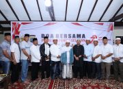 Kapolres Tapsel, AKBP Yasir Ahmadi, didampingi Waka Polres, Kompol Rapi Pinakri, dan para PJU berfoto bersama Ulama di sela doa bersama dalam rangka memperingati Tahun Baru Islam 1 Muharram 1447 Hijriah sekaligus menyambut HUT Bhayangkara ke-79