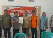 Kedua belah pihak warga yakni, Asrul Hagulingan Harahap dan Hermansyah Harahap, yang sebelumnya sempat terlibat perkelahian, akhirnya memilih berdamai usai dimediasi Bhabinkamtibmas Polsek Padang Bolak