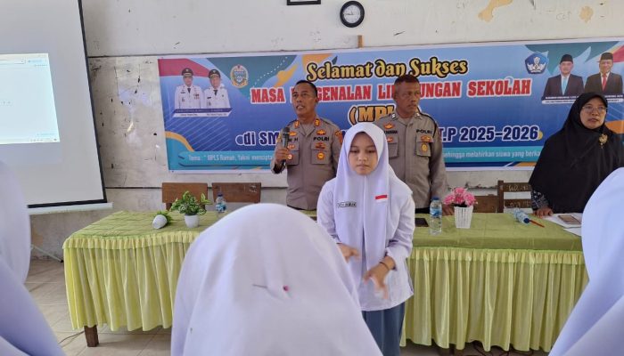 Jadi Narasumber di MPLS SMA Negeri 1 Batang Angkola, Kapolsek Bahas Perundungan dan Bahaya Narkoba