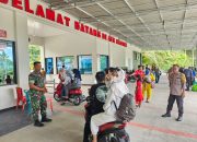 Personel Polsek Batang Angkola saat melaksanakan pengamanan di objek wisata air Aek Sijorni