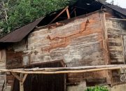 Beginilah kondisi Rumah warga Dusun Saba Tolang, Desa Saro Godung, Kecamatan Sipirok, Kabupaten Tapanuli Selatan milik, Parlaungan Siregar, rusak parah akibat diterjang angin kencang