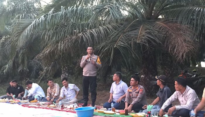 Kapolres Tapsel Temu Ramah dengan PT ANJ Agri dan Kepala Desa di Paluta