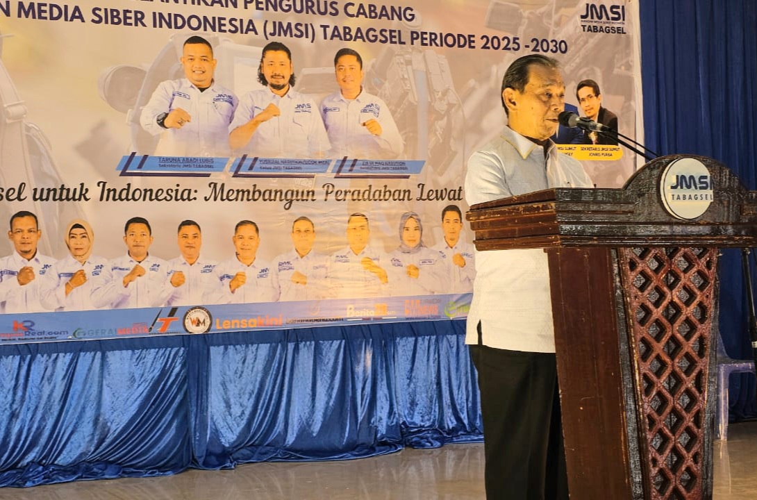 Sahabat Pers Sumut, Syahrul M Pasaribu, saat memberi sambutan di sela pelantikan Pengurus JMSI Tabagsel